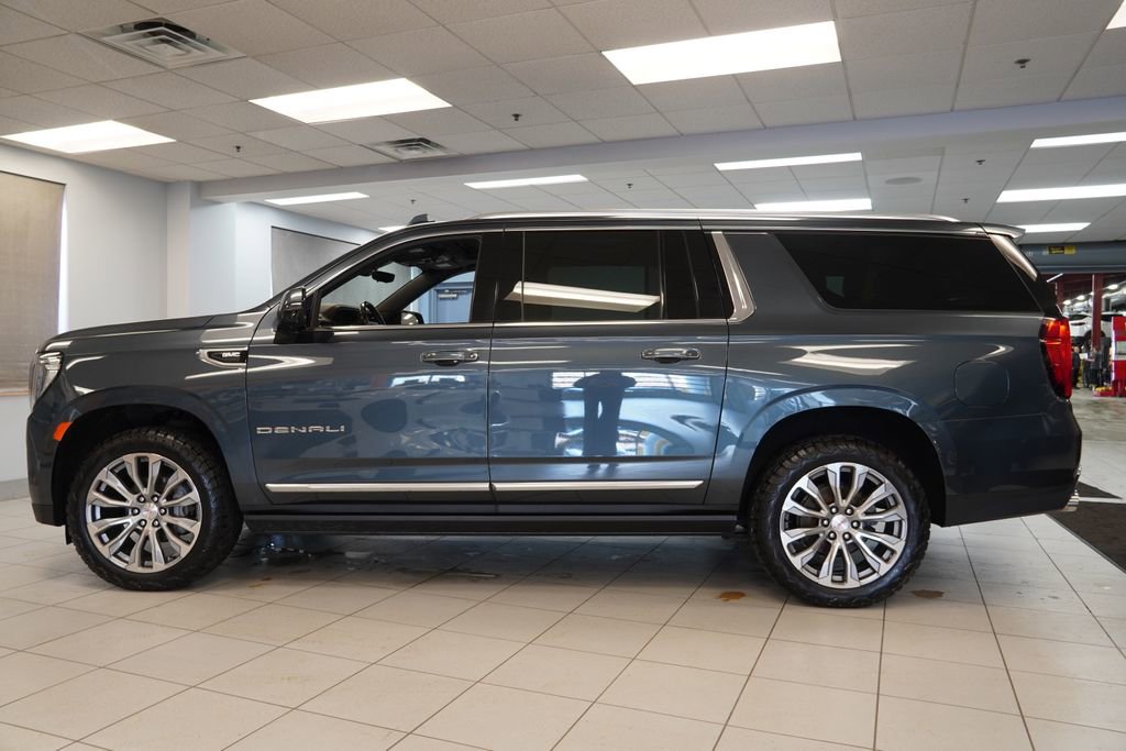 Used 2021 GMC Yukon XL Denali w/ Denali Premium Package image 2