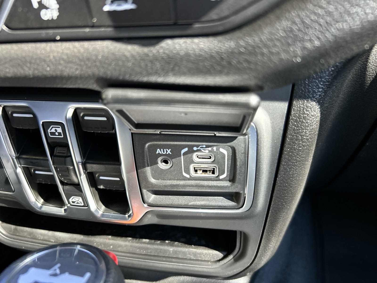 New 2025 Jeep Wrangler Sport S image 30