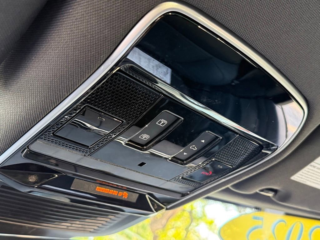 Used 2025 Land Rover Range Rover Sport SE image 53