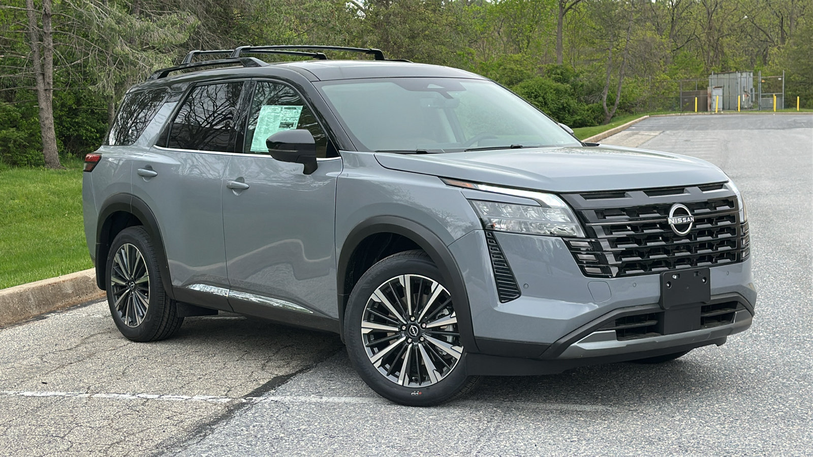 New 2026 Nissan Pathfinder Platinum AWD/4WD image 1