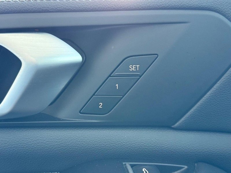 Used 2019 BMW X5 xDrive40i w/ Convenience Package image 14