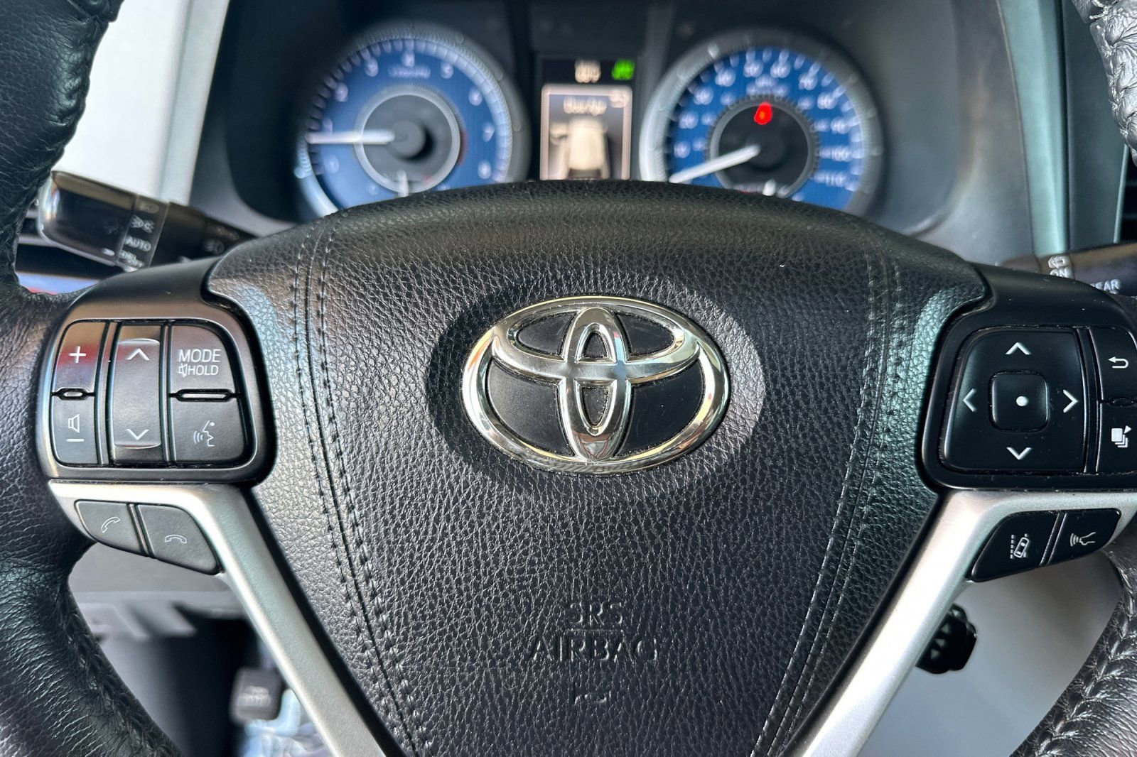 Certified 2018 Toyota Sienna XLE w/ XLE Navigation Package FWD image 28