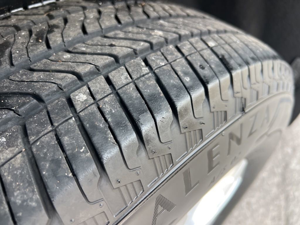 Used 2022 Chevrolet Traverse LS image 9