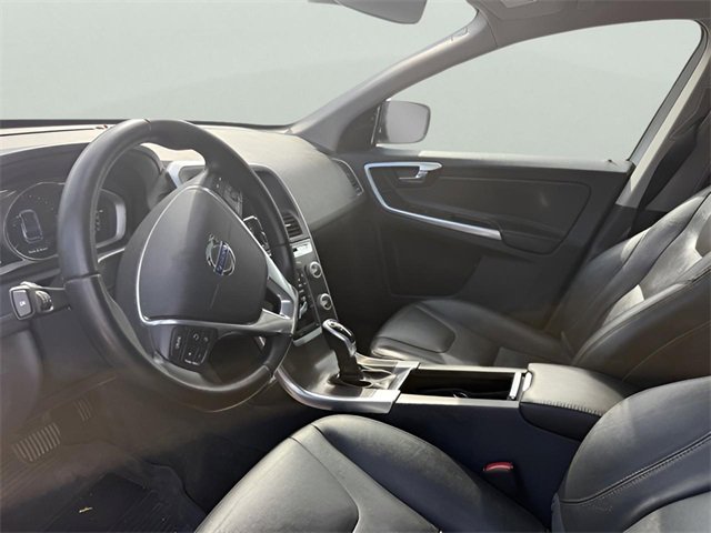 Used 2016 Volvo XC60 T6 image 14
