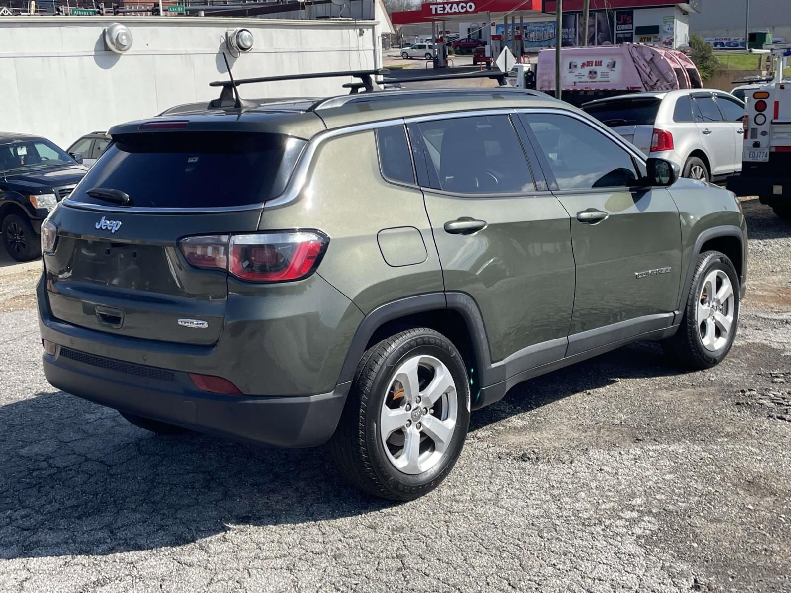 Used 2018 Jeep Compass Latitude w/ Popular Equipment Group image 3