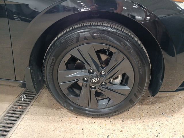Used 2023 Hyundai Elantra SEL image 37