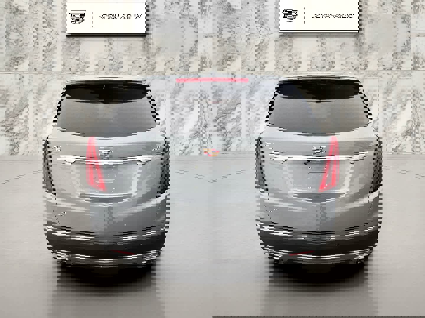 Used 2024 Cadillac XT5 Premium Luxury image 2