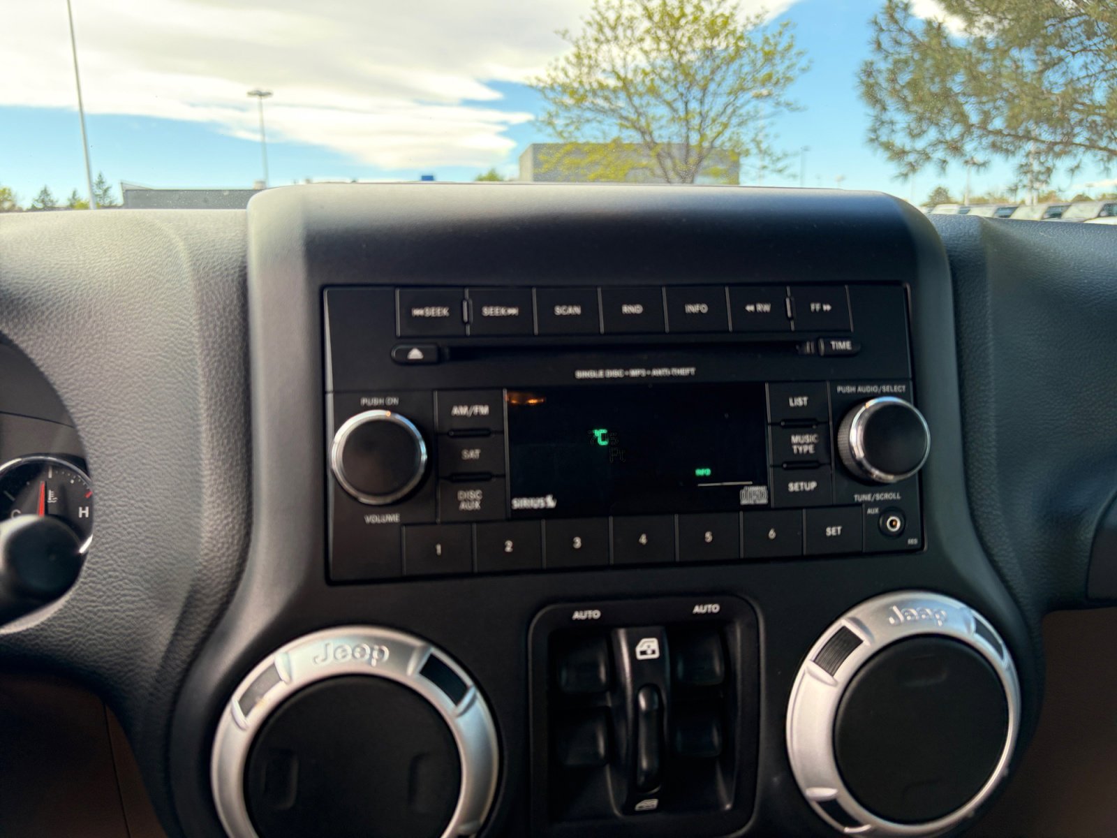 Used 2016 Jeep Wrangler Unlimited Sahara w/ Mopar Chrome Edition Group image 29