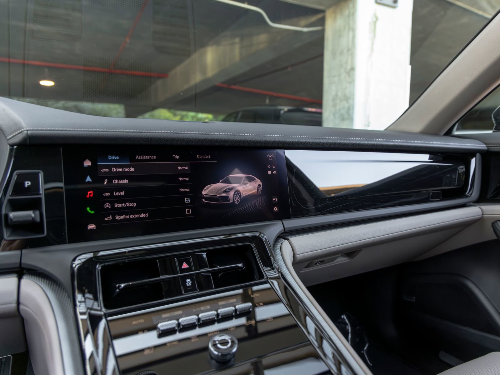 Certified 2025 Porsche Panamera RWD image 35