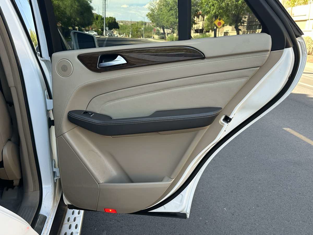 Used 2014 Mercedes-Benz ML 350 4MATIC w/ Premium 1 Package image 45
