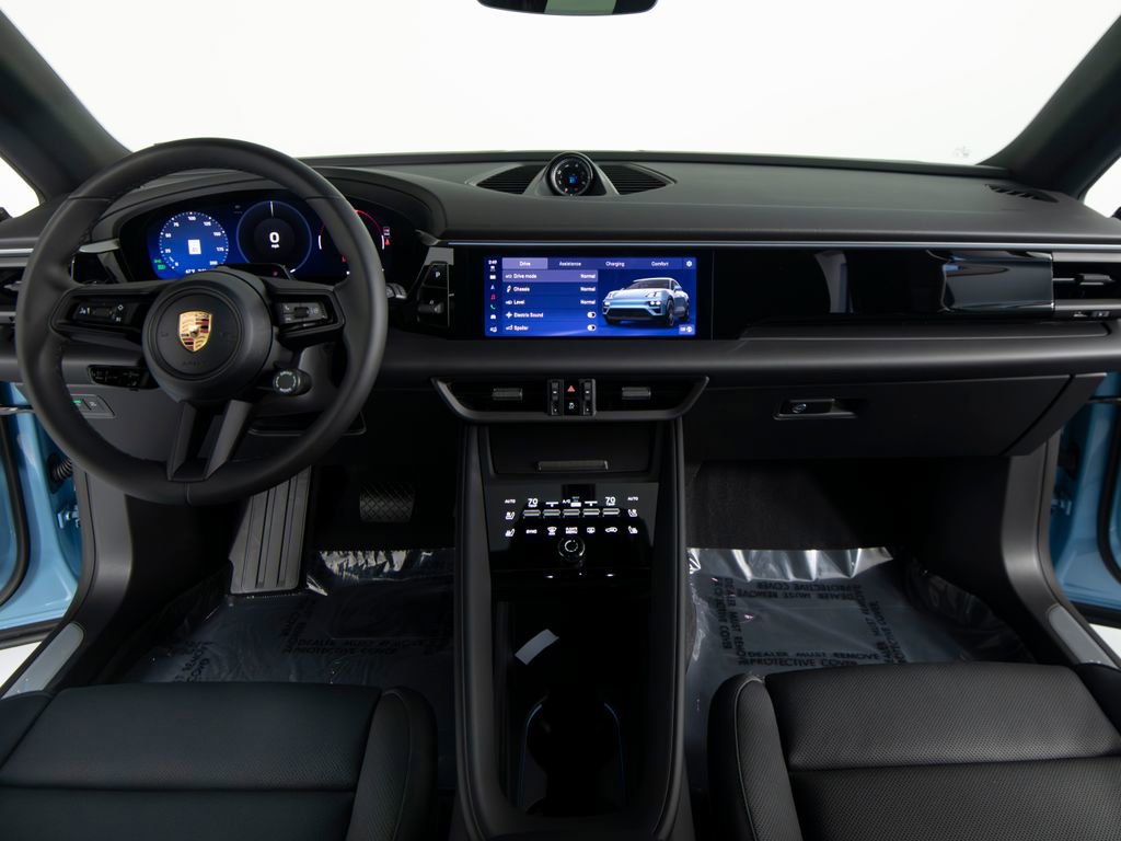 New 2026 Porsche Macan 4 Electric image 34