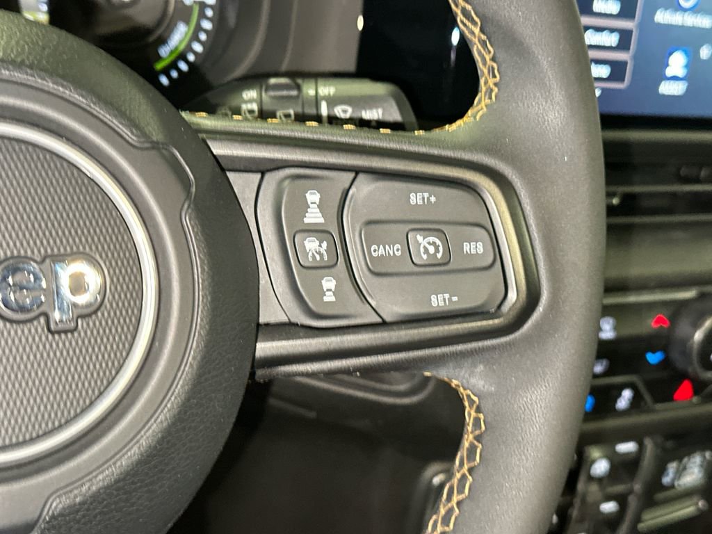 Used 2024 Jeep Wrangler Unlimited image 30