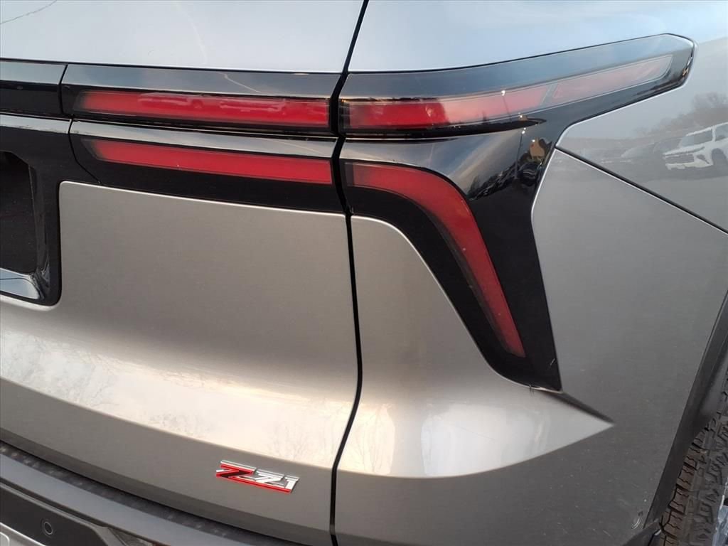 New 2026 Chevrolet Traverse Z71 w/ Enhanced Driving Package AWD/4WD image 9