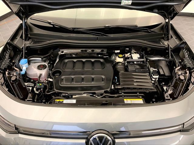 Certified 2025 Volkswagen Tiguan SE w/ Panoramic Sunroof Package image 10