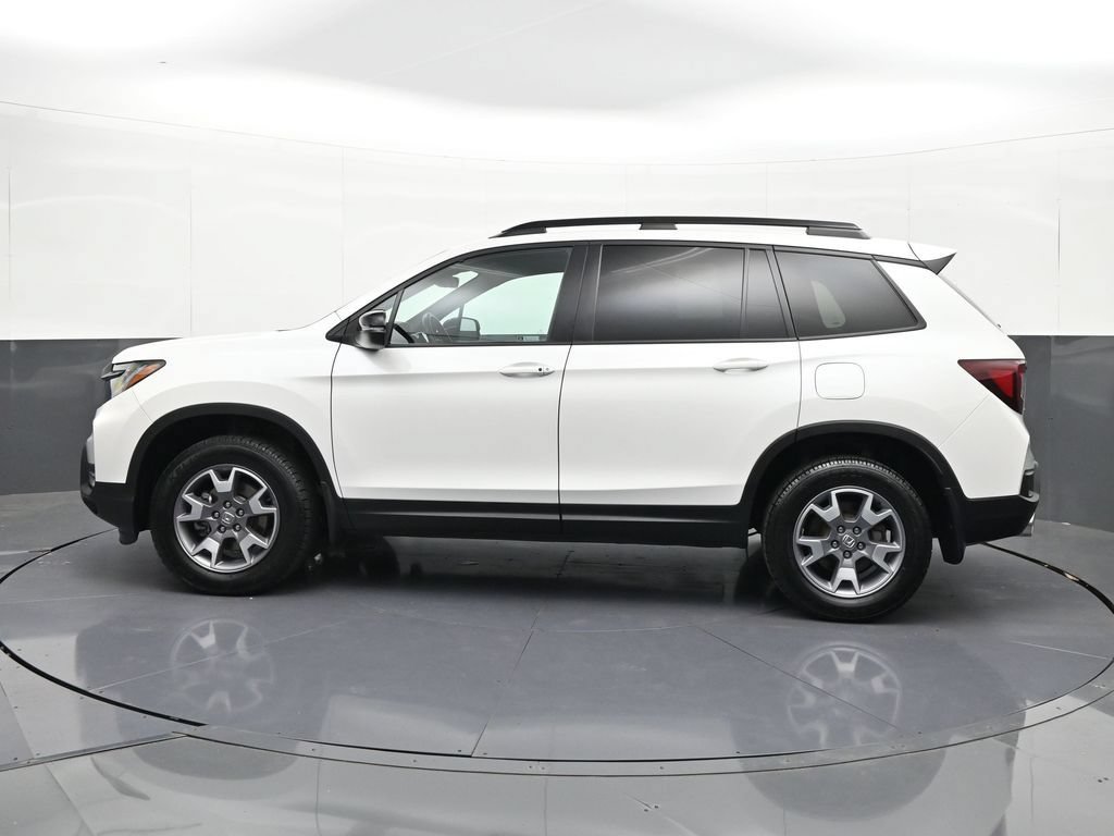 Used 2022 Honda Passport TrailSport image 2