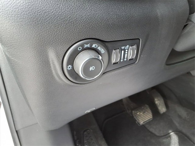 Used 2023 Jeep Compass Limited image 18