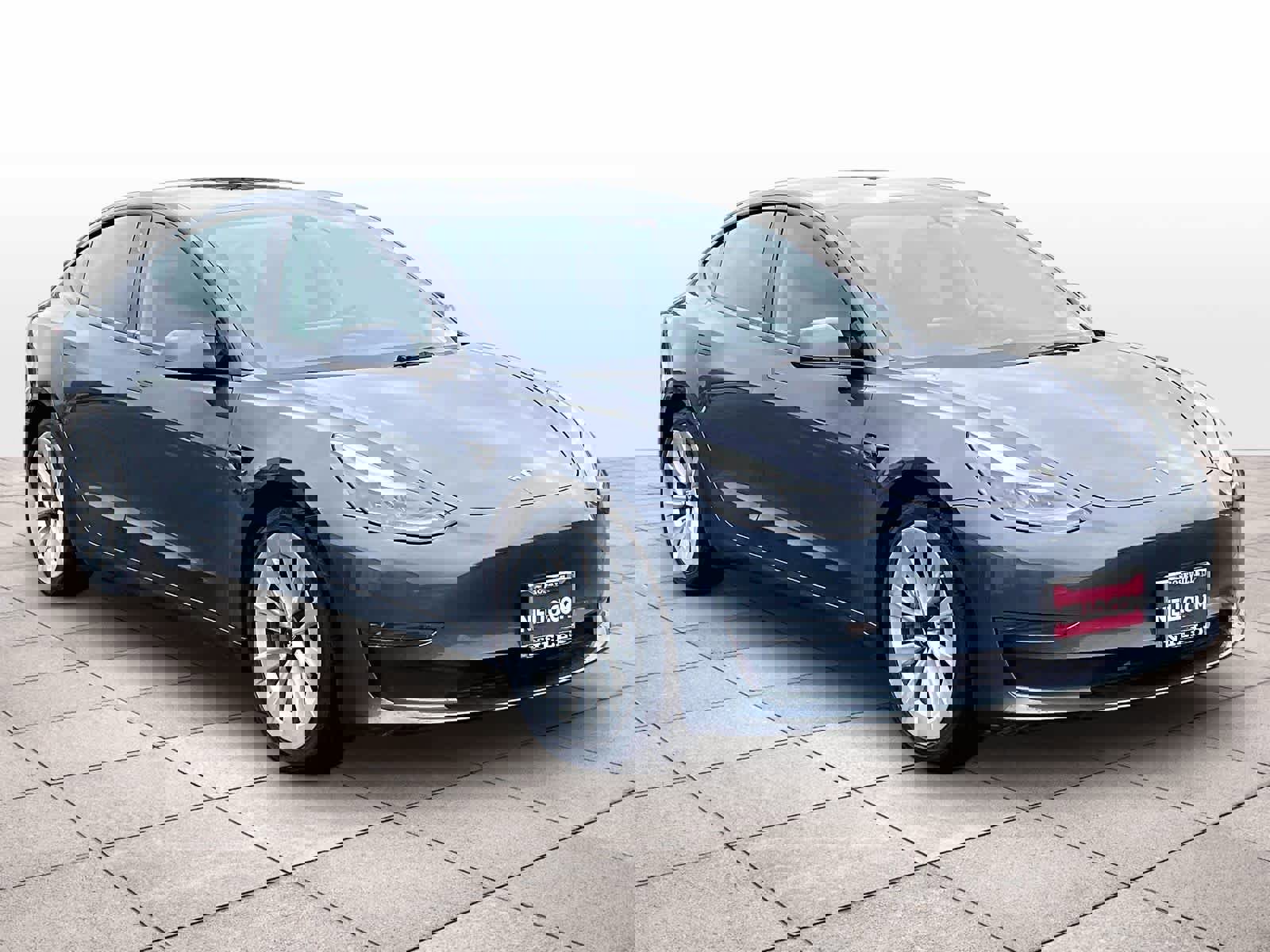 Used 2023 Tesla Model 3 Standard Range image 2