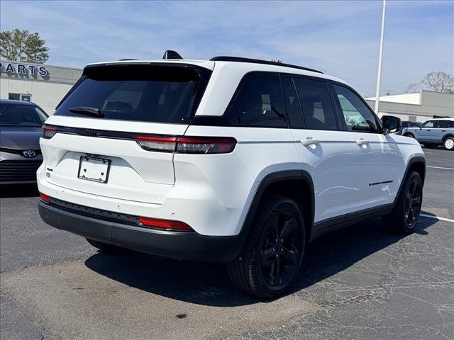 Used 2022 Jeep Grand Cherokee Altitude image 4