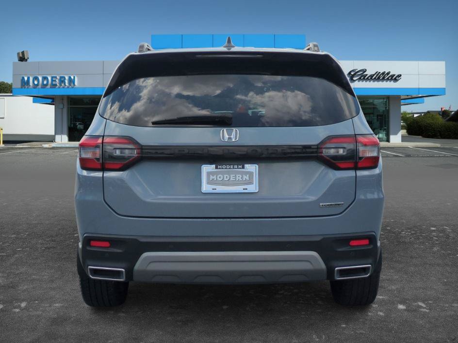 Used 2024 Honda Pilot Touring image 4