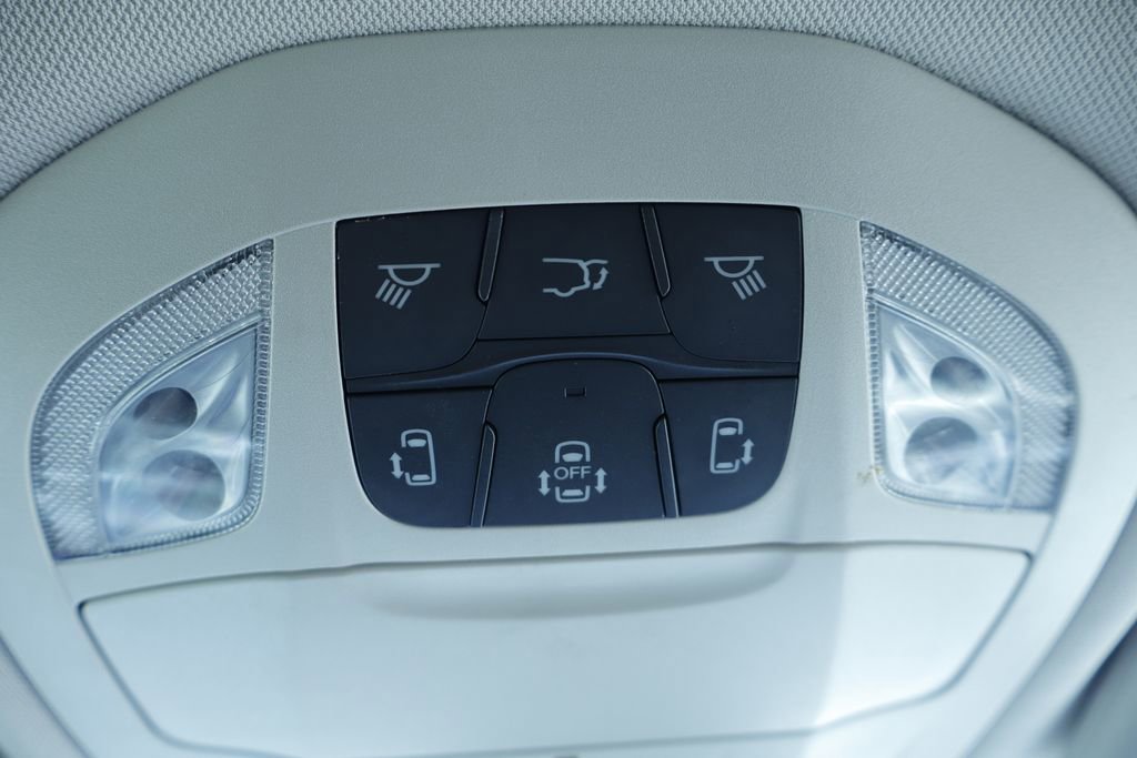 Certified 2023 Chrysler Pacifica Touring-L FWD image 36