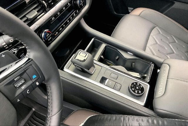 Used 2026 Nissan Pathfinder Platinum AWD/4WD image 16