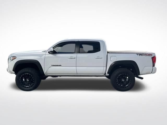 Used 2017 Toyota Tacoma TRD Off-Road w/ Tow Package (A/T) AWD/4WD image 12