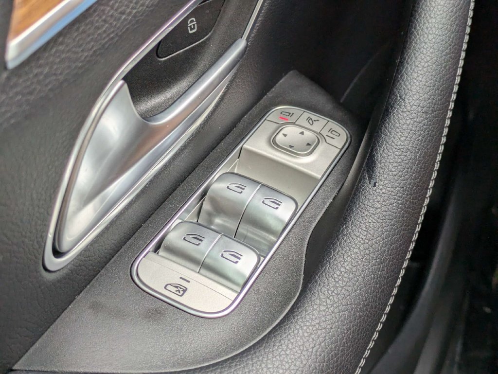 Used 2023 Mercedes-Benz GLE 350 4MATIC image 25