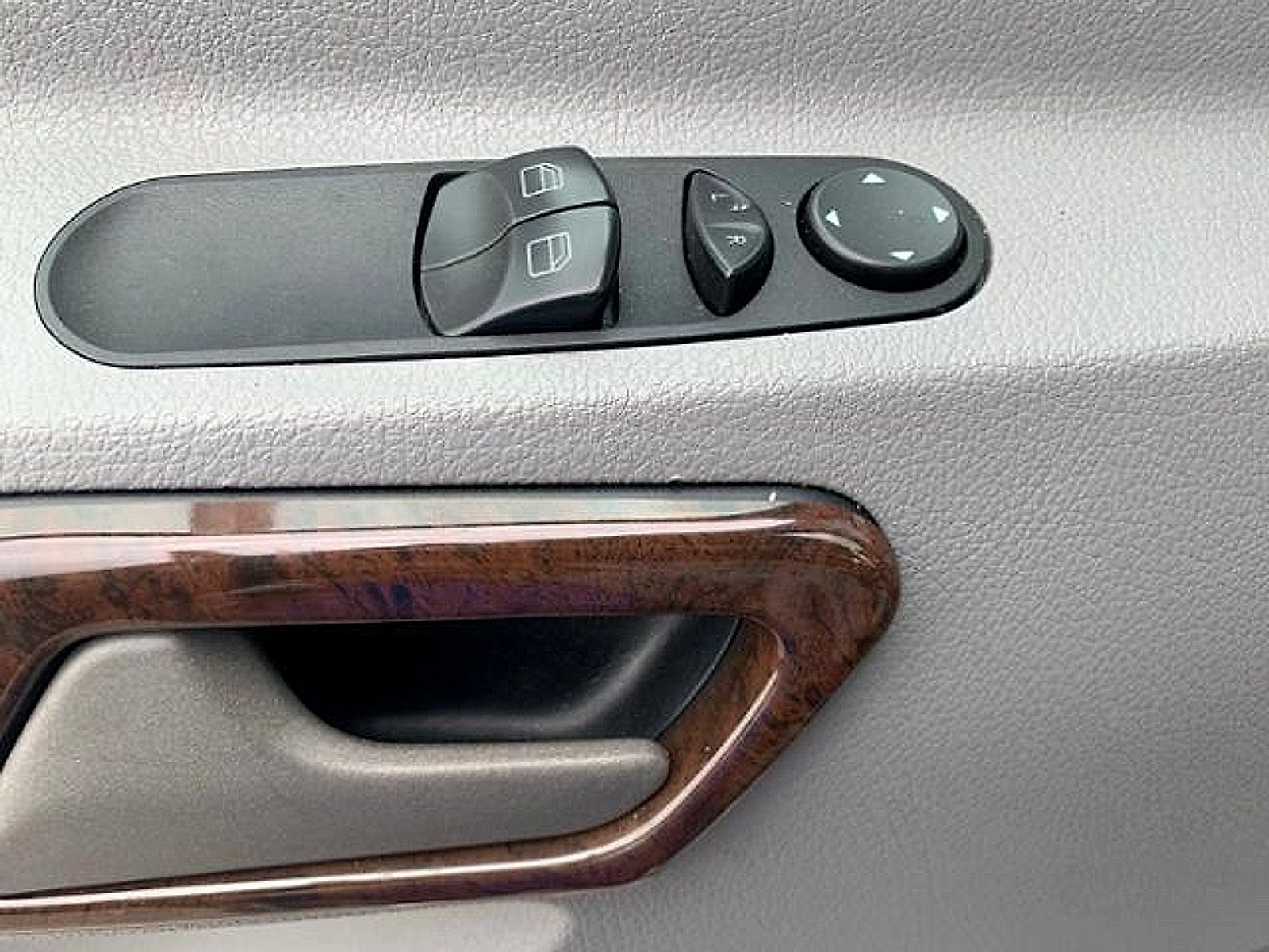 Used 2012 Mercedes-Benz Sprinter 3500 image 8