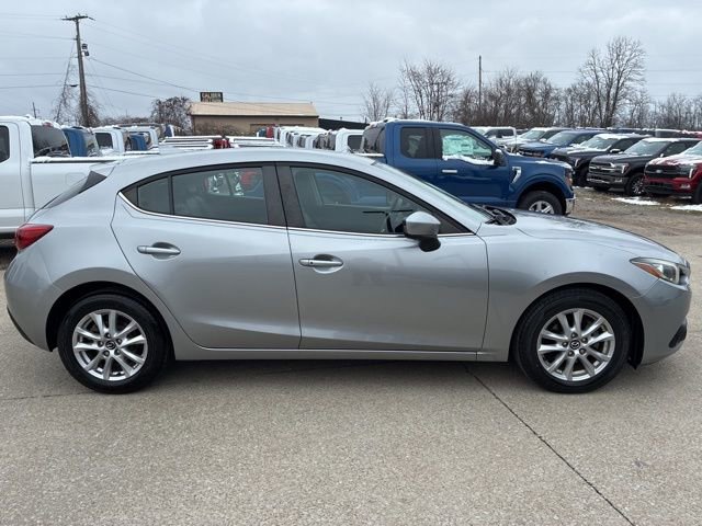 Used 2016 MAZDA MAZDA3 i Grand Touring image 9