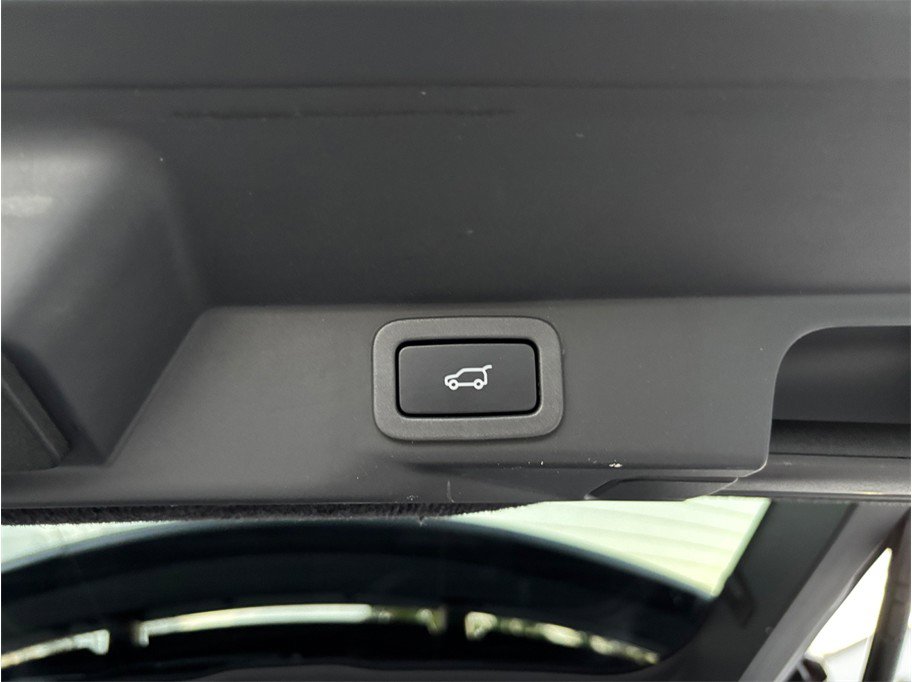 Used 2020 Land Rover Range Rover Sport SE image 50