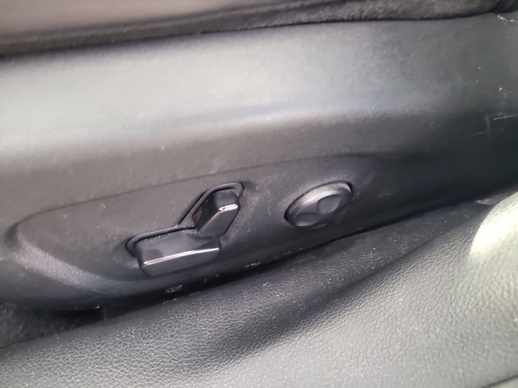 Used 2015 Chrysler 200 C w/ Navigation & Sound Group I image 16