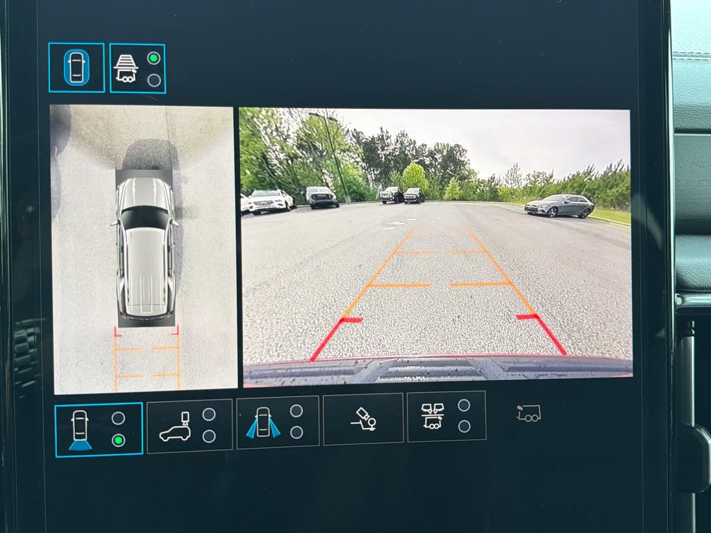 Used 2025 GMC Yukon Denali w/ Denali Reserve Package image 8