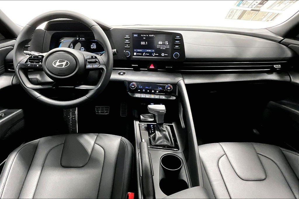 New 2026 Hyundai Elantra SEL Sport FWD image 6