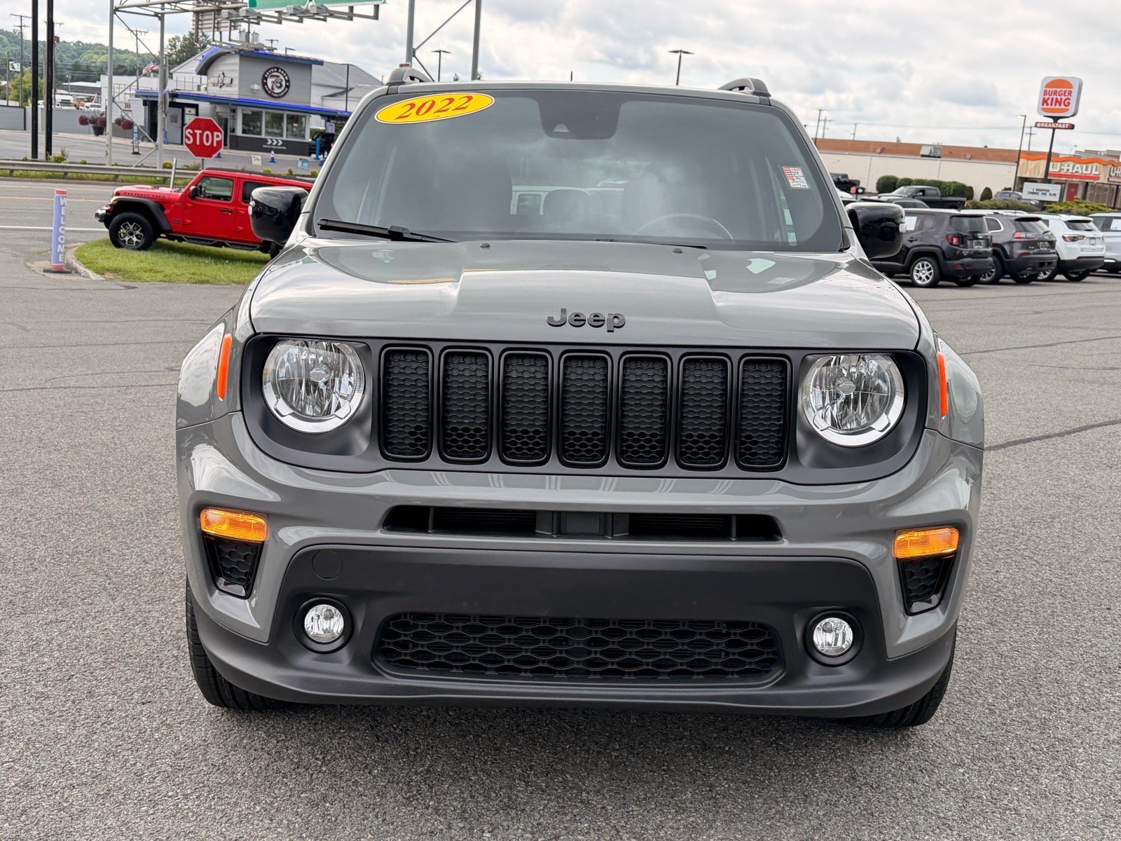 Used 2022 Jeep Renegade Altitude w/ Convenience Group AWD/4WD image 9