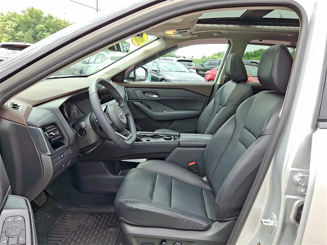 Used 2023 Nissan Rogue SL w/ SL Premium Package image 15