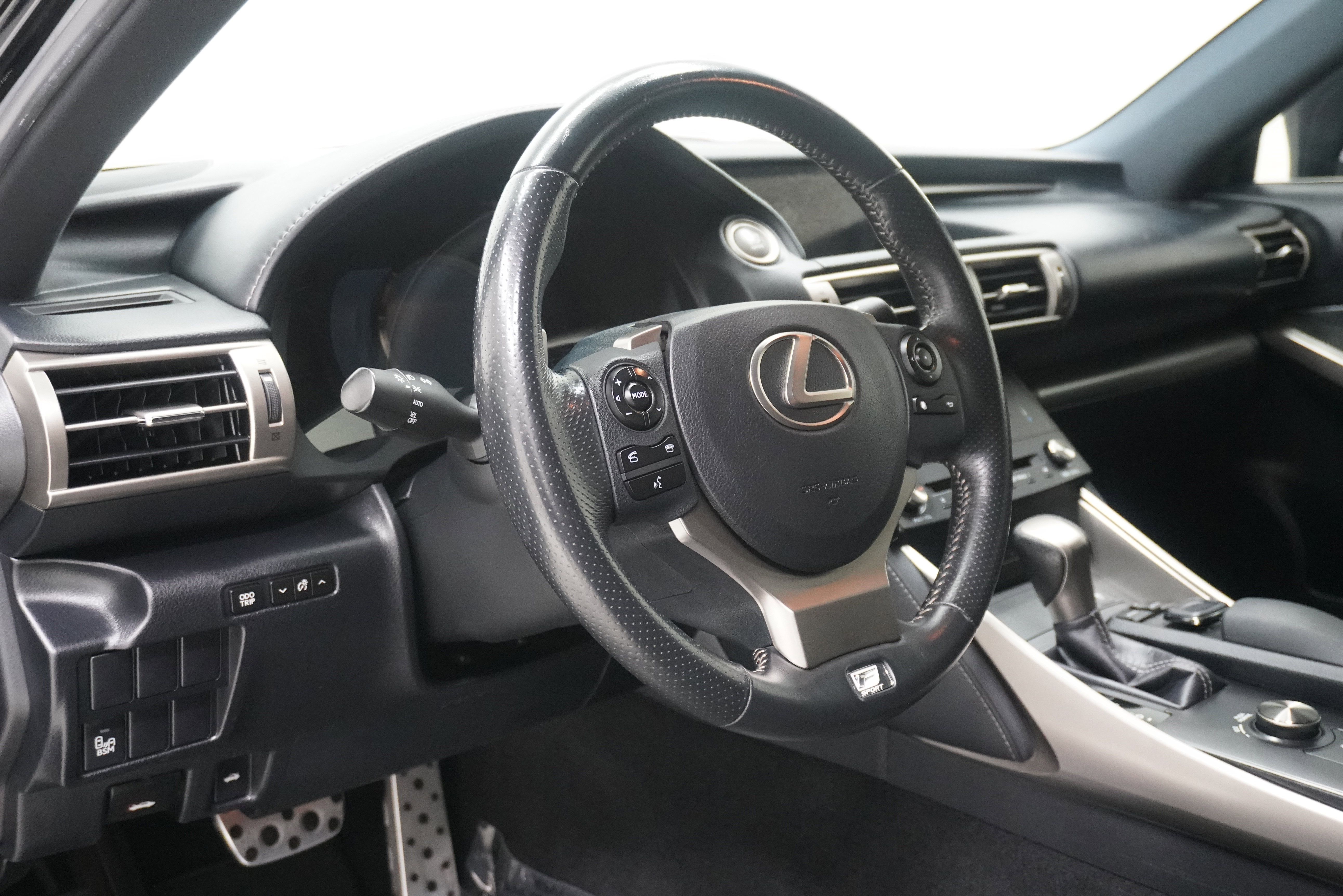 Used 2015 Lexus IS 250 w/ F-Sport Package RWD image 9