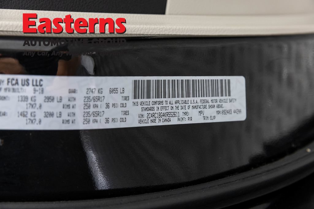 Used 2019 Chrysler Pacifica Touring-L FWD image 34