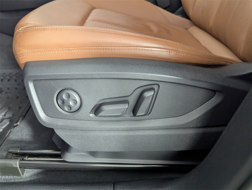 Used 2021 Audi Q5 2.0T Premium w/ Convenience Package image 13