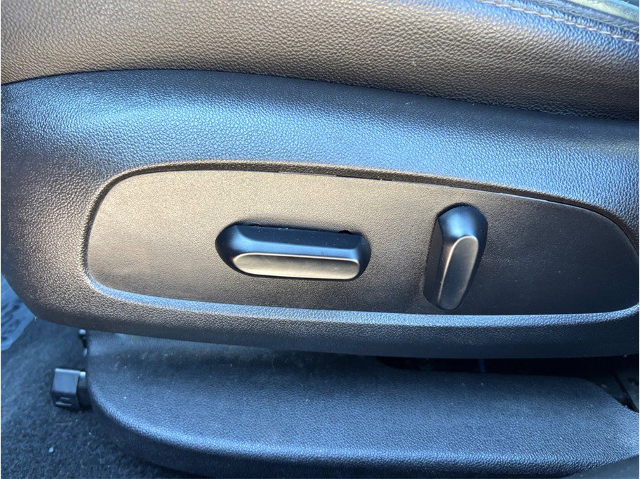 Used 2018 Chevrolet Cruze Premier w/ RS Package image 16