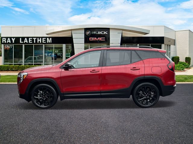 Used 2023 GMC Terrain SLE w/ Driver Convenience Package image 2