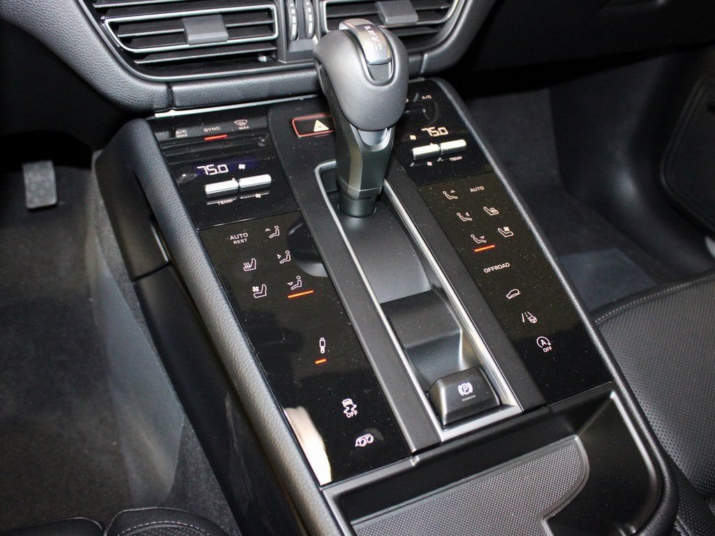Certified 2026 Porsche Macan S AWD/4WD image 29