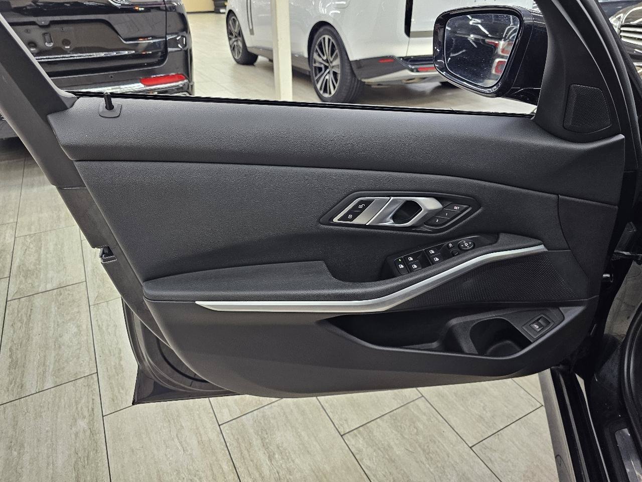 Used 2020 BMW 330i Sedan RWD image 38
