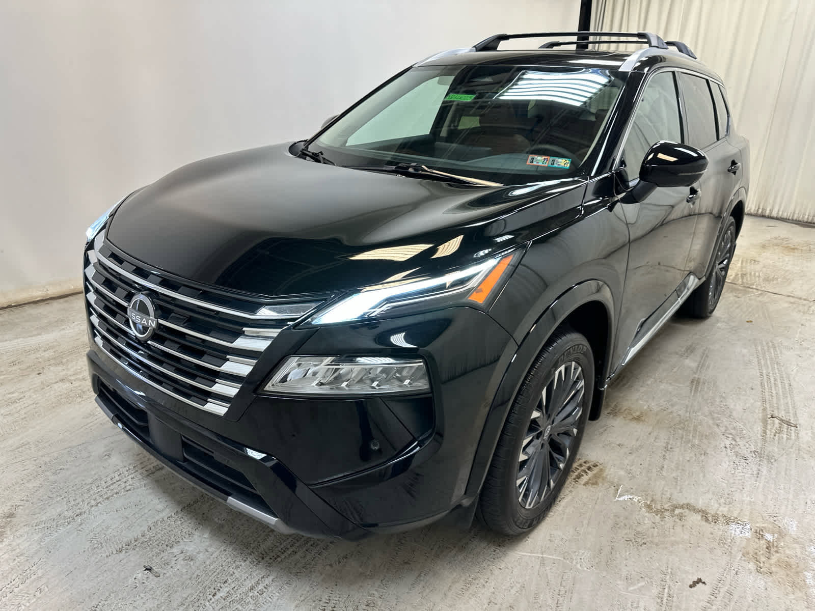 Certified 2025 Nissan Rogue Platinum image 10