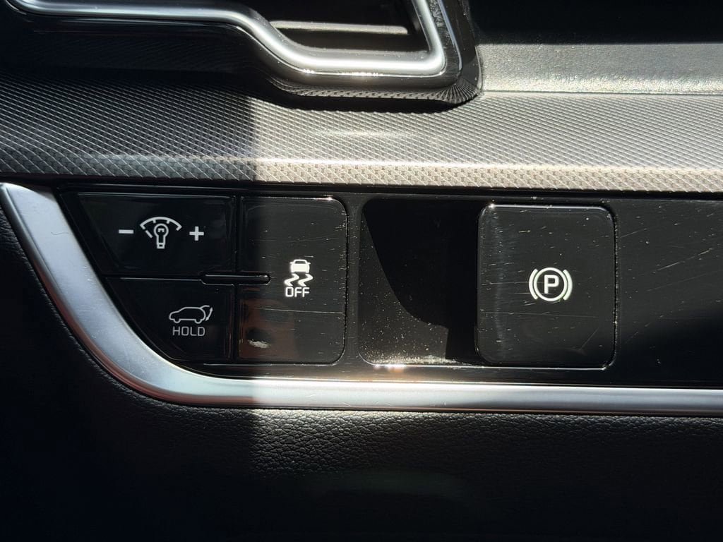 Certified 2024 Kia Sportage SX FWD image 28