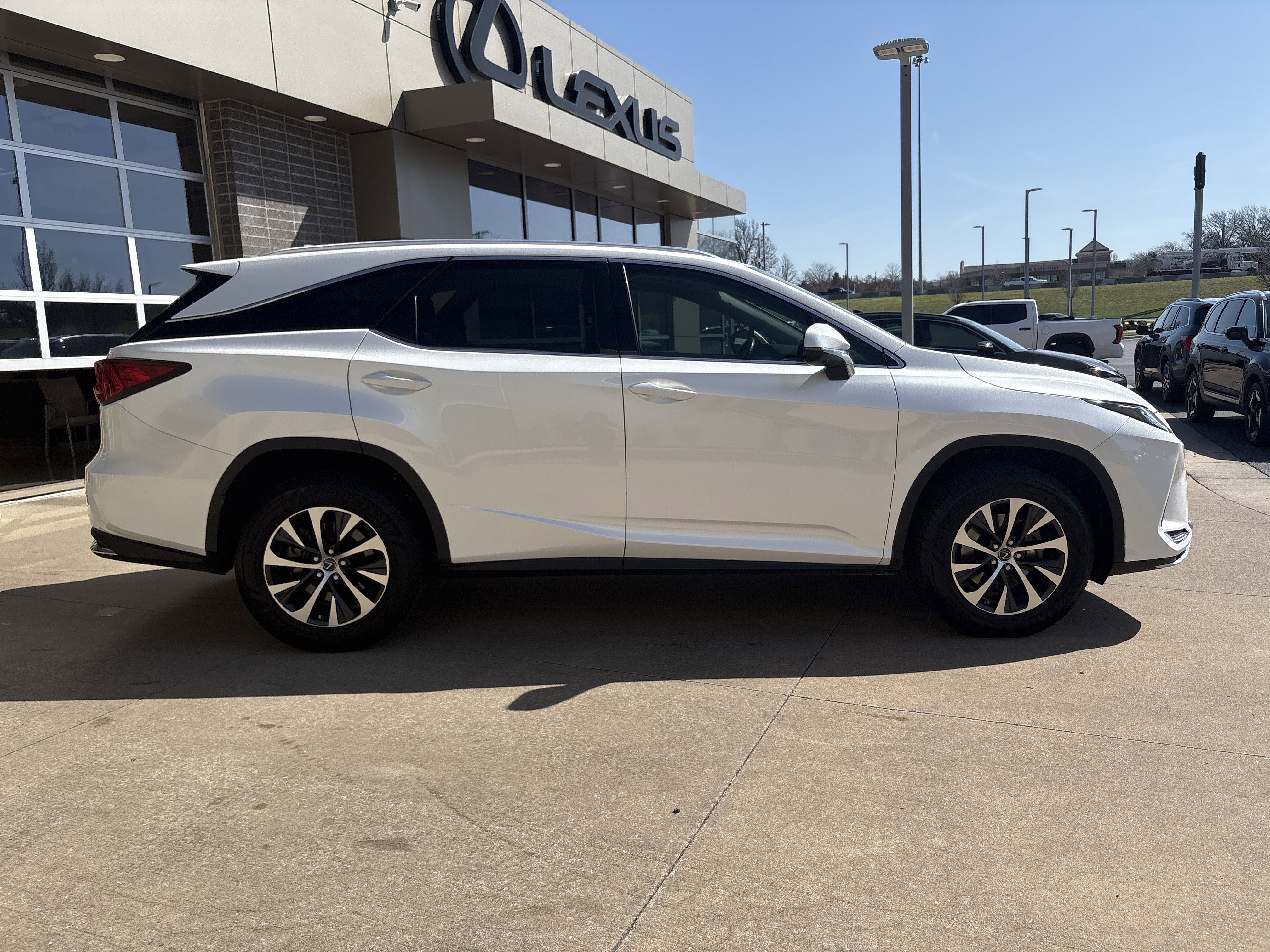 Used 2021 Lexus RX 350L Premium w/ Premium Package image 12