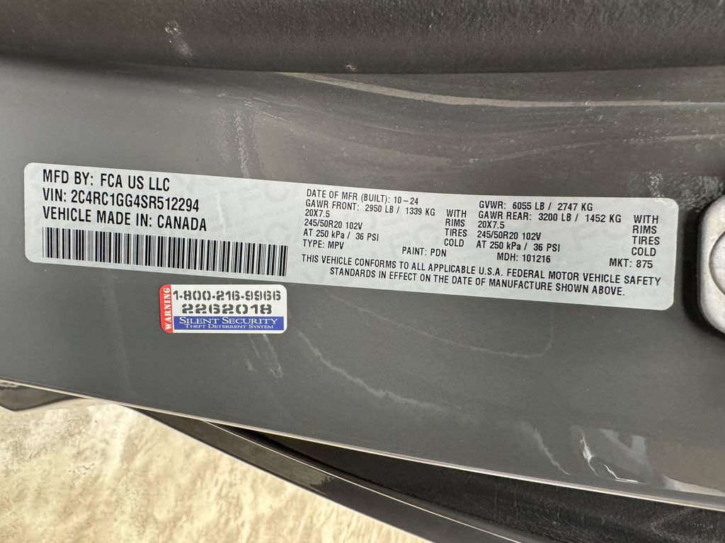 Used 2025 Chrysler Pacifica Limited FWD image 35