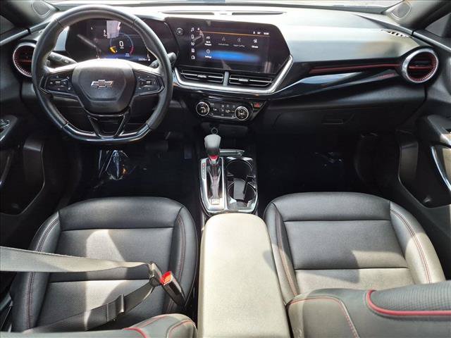 Used 2025 Chevrolet Trax RS w/ Driver Confidence Package FWD image 21