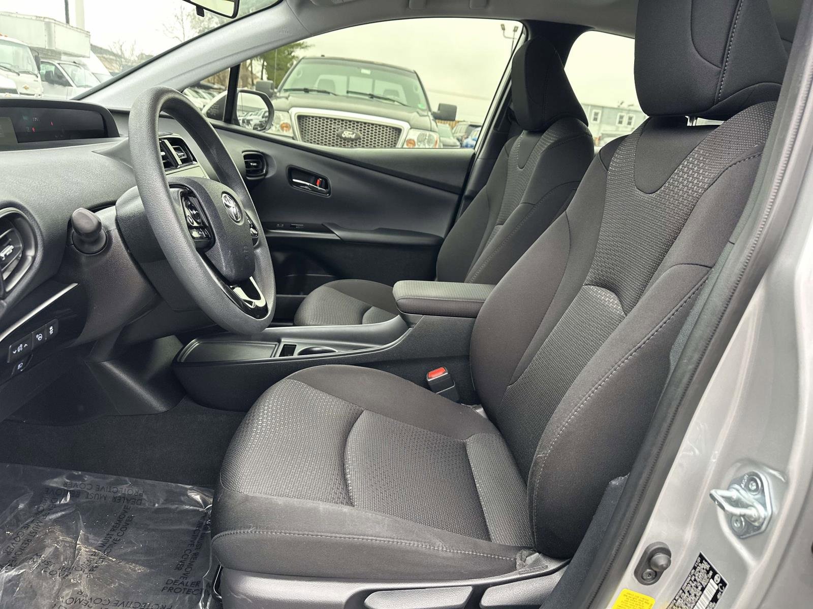 Used 2022 Toyota Prius LE image 21