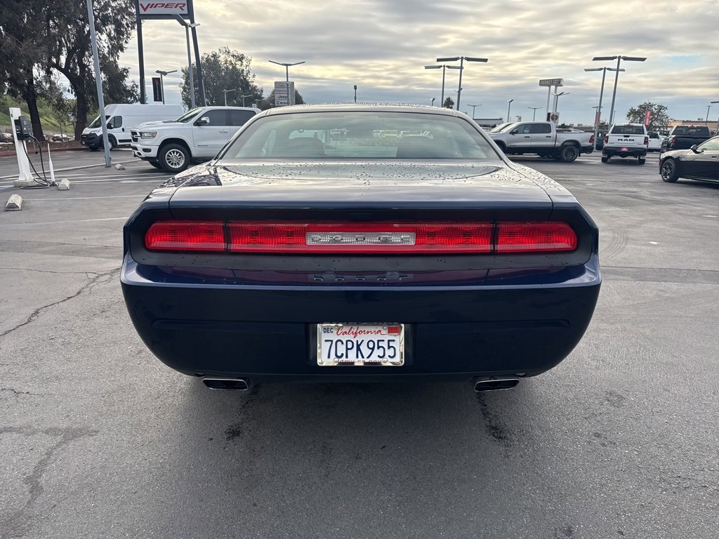 Used 2014 Dodge Challenger SXT image 6