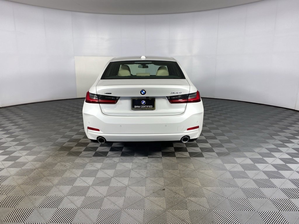 Certified 2023 BMW 330i xDrive Sedan w/ Driving Assistance Package image 9